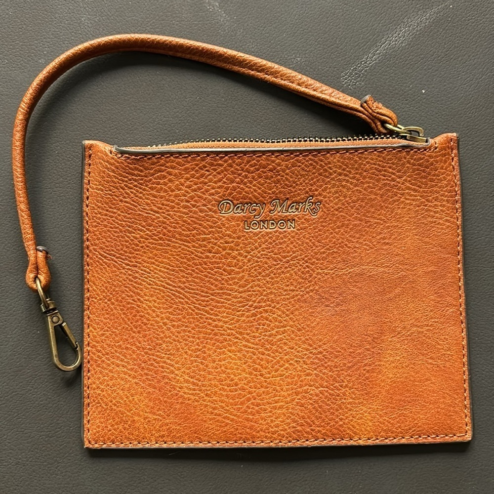 DARCY MARKS LONDON  💯 leather wristlet purse adjustable strap as new condition
